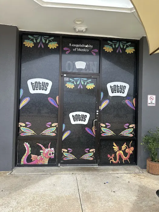 Totys Mexican Restaurant Picture 2