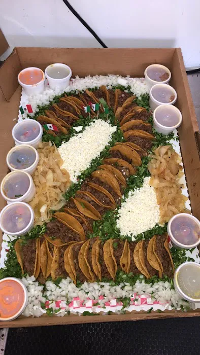 TACOS y MICHELADAS DEL GORDO GARZA Picture 4