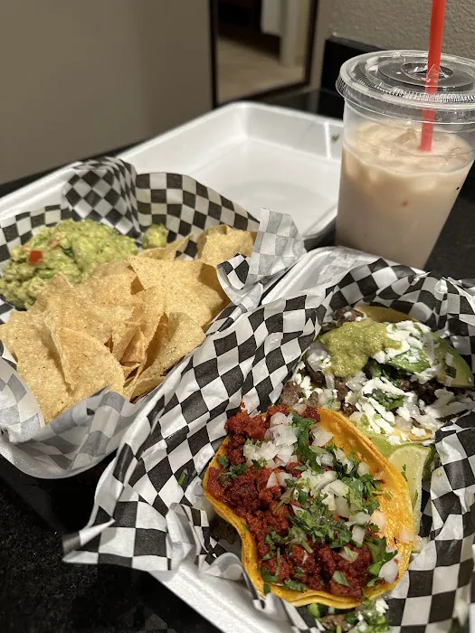 La Neta Food Truck Picture 4