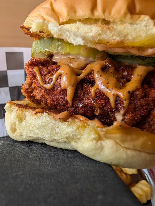 Main Bird Hot Chicken - Montrose Picture 4