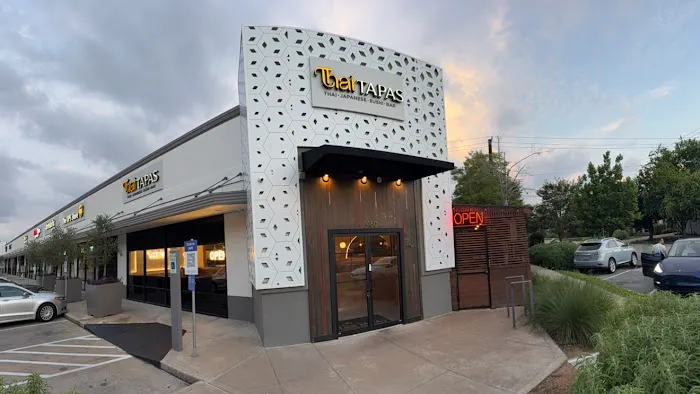 Thai Tapas (Thai Japanese Sushi Bar) Picture 7