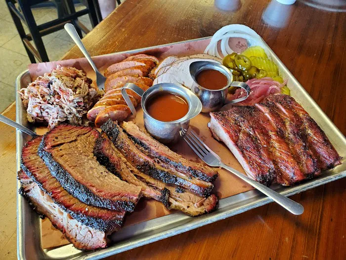 Pizzitola’s Heritage BBQ Picture 3