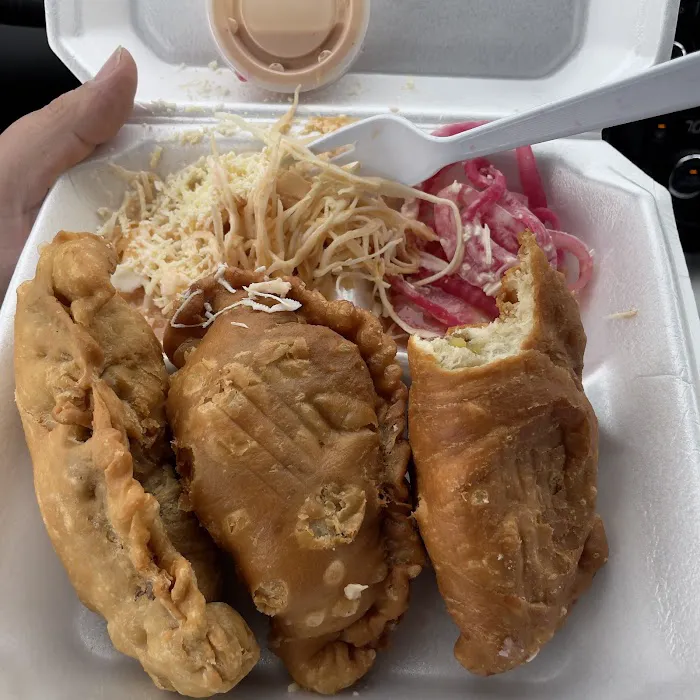 Antojitos Hondurenos Mariela (Food Truck) Picture 7