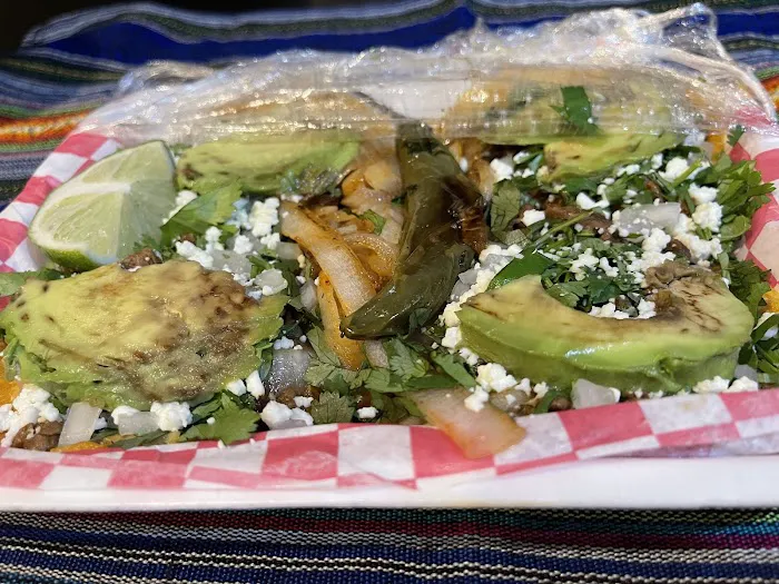 El Takonero (Food Truck) Picture 5