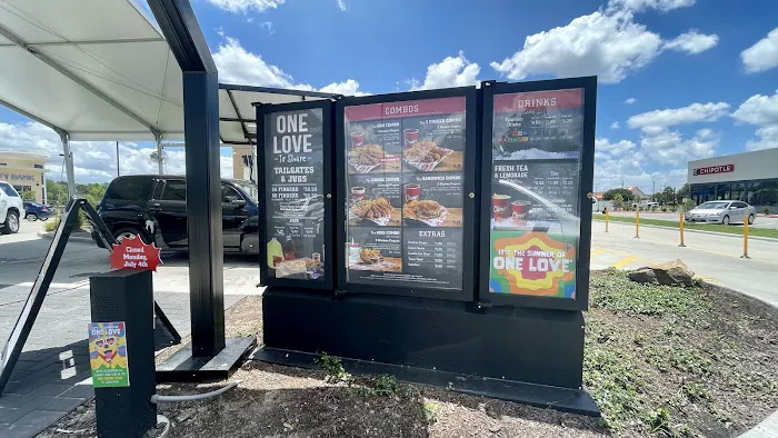 Raising Cane's Chicken Fingers Picture 4