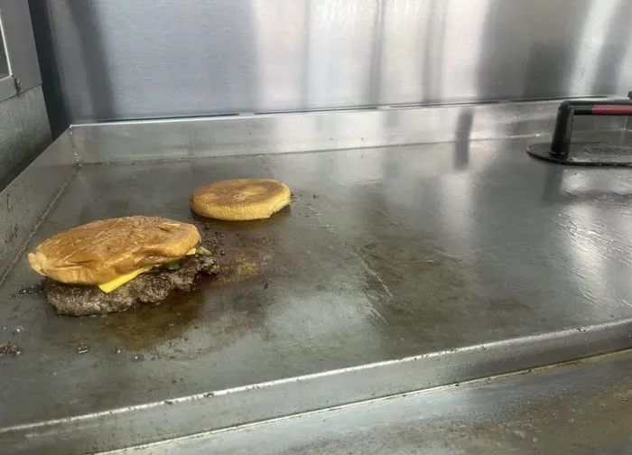 DeeDee's Kitchen Food Truck Picture 2