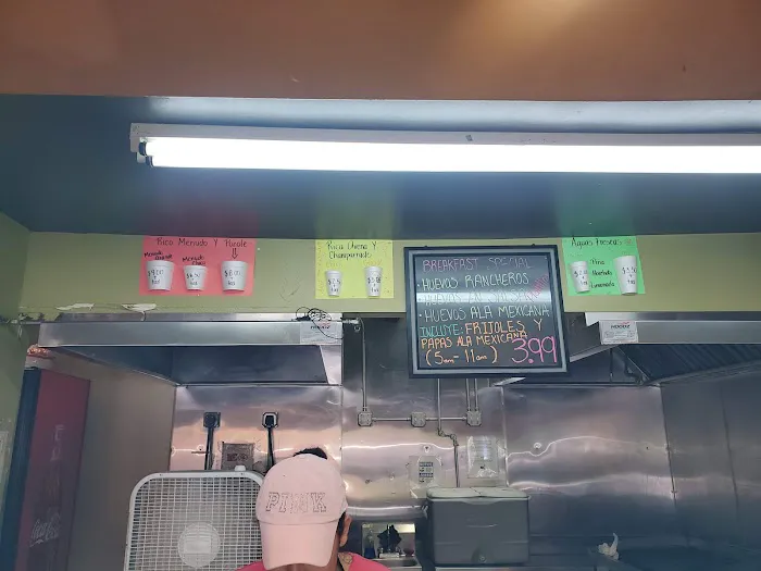 Sarita's Taqueria Picture 3