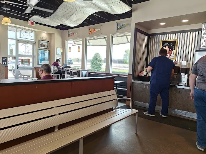 Raising Cane's Chicken Fingers Picture 2