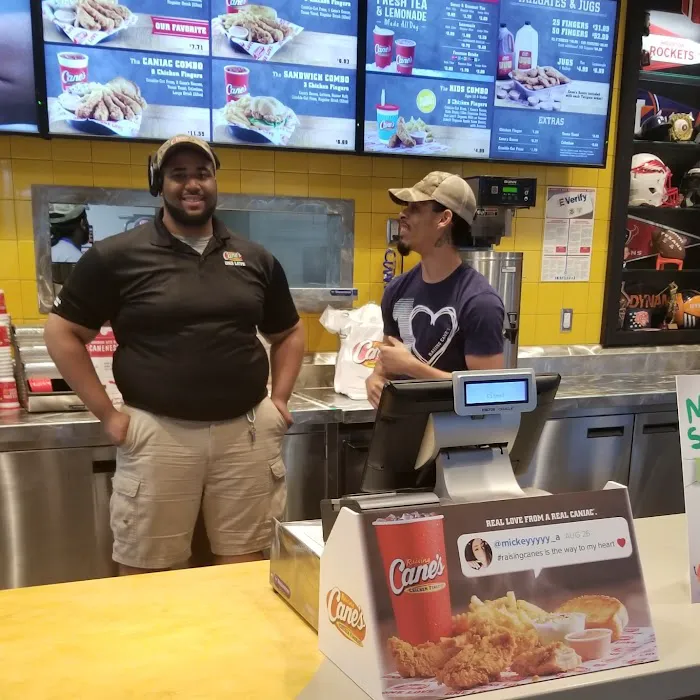 Raising Cane's Chicken Fingers Picture 6