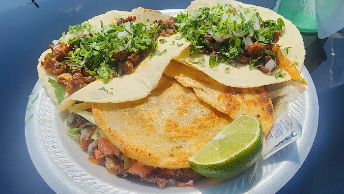 Taqueria Los Comales (Food Truck) Picture 1
