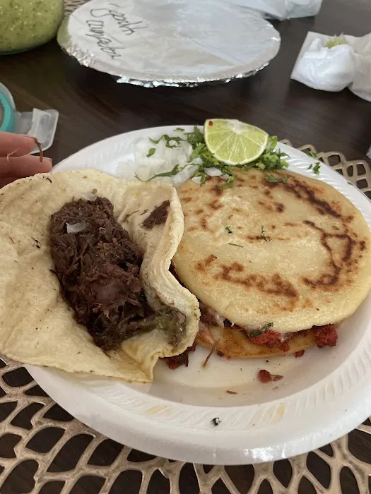 Taqueria Los Comales (Food Truck) Picture 3