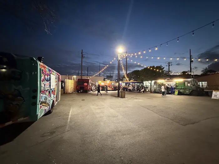 4501 Almeda Food & Entertainment Picture 7