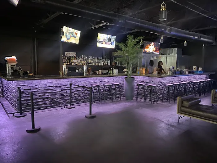 Quad Houston Restaurant & Sports Lounge Picture 8