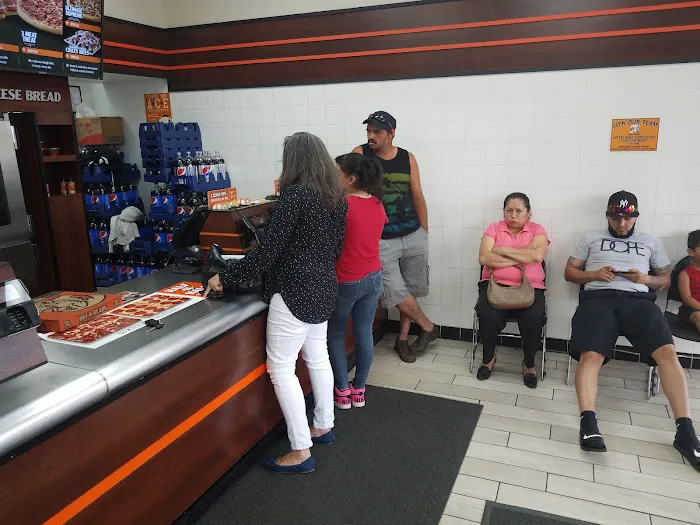 Little Caesars Pizza Picture 10