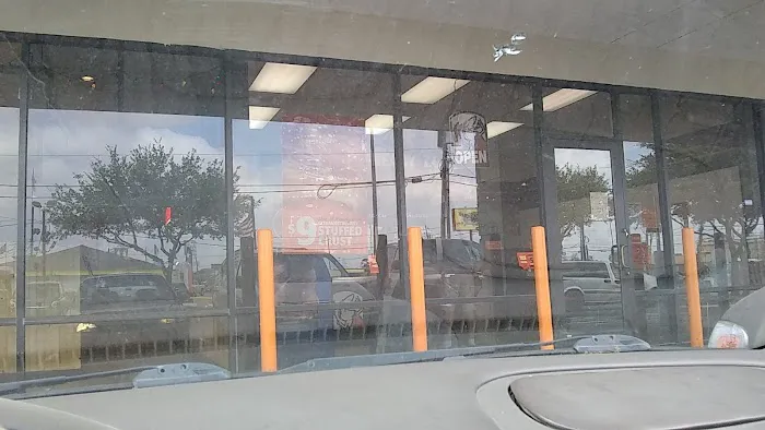 Little Caesars Pizza Picture 7