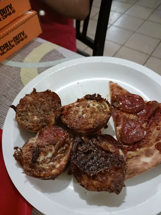 Little Caesars Pizza Picture 2
