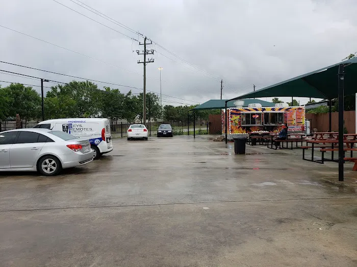 Tacos el Trueno (Food Truck) Picture 6