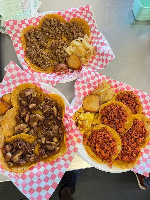 Tacos el Trueno (Food Truck) Picture 7