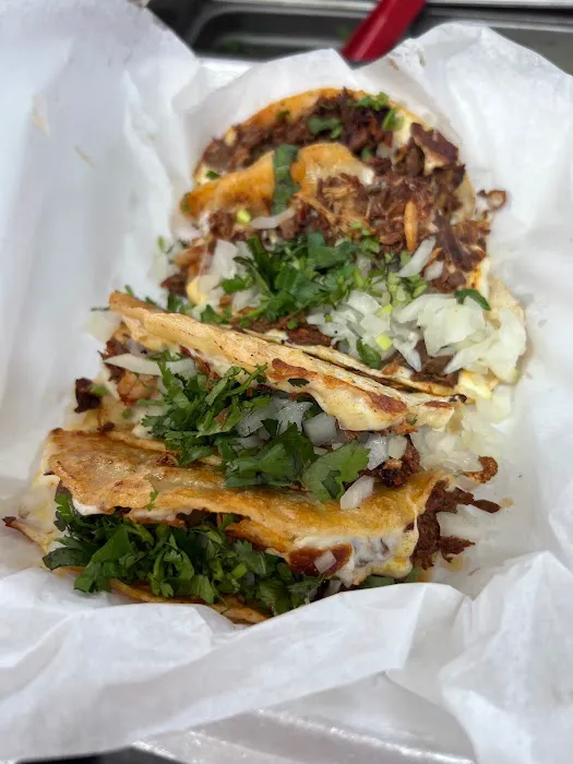 Chela's Tacos Picture 1
