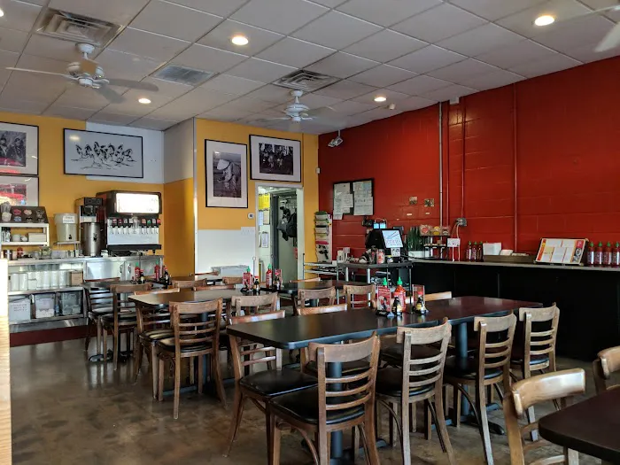 Jenni's Noodle House Picture 6
