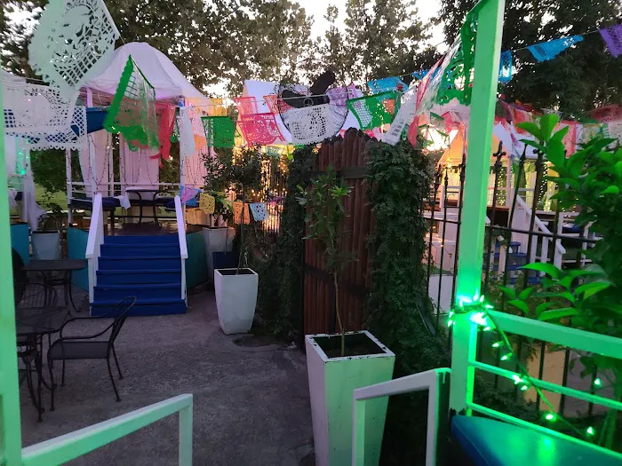 El Pueblito Patio Picture 9