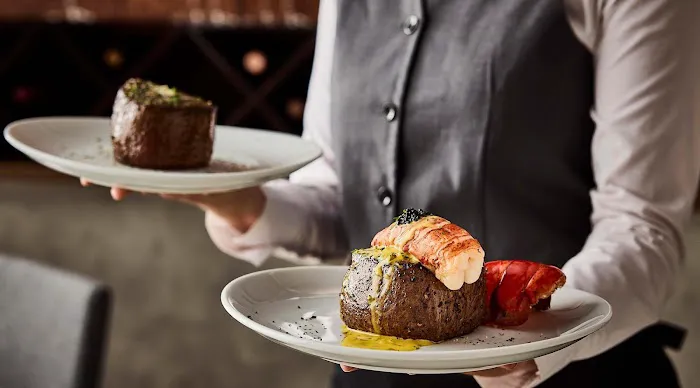 Fleming’s Prime Steakhouse & Wine Bar Picture 4