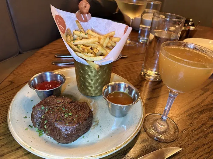 Relish Restaurant & Bar Picture 4