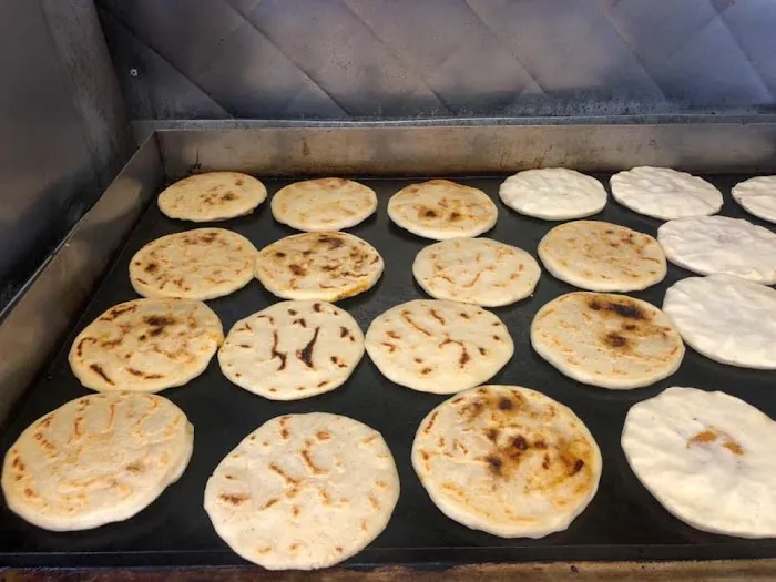 Taqueria y Pupuseria El Paraíso Picture 4