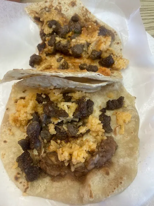 YAMI'S TAQUERIA Picture 9