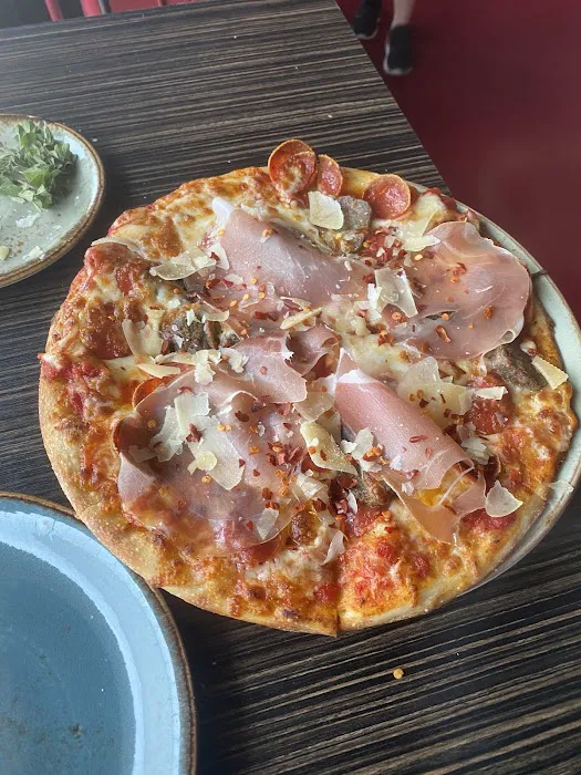 Luna Pizzeria Picture 6