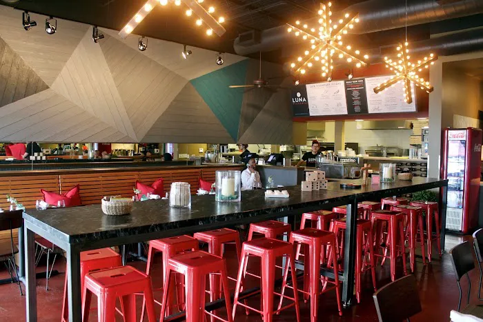 Luna Pizzeria Picture 8