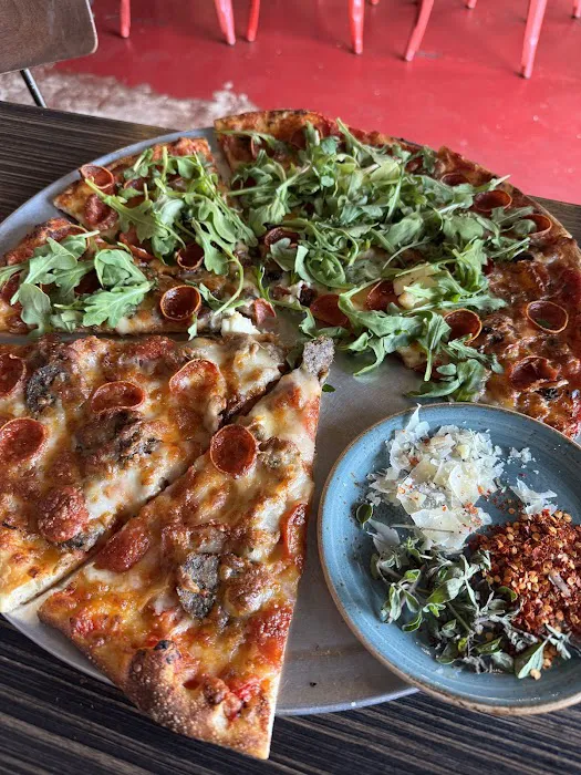 Luna Pizzeria Picture 2