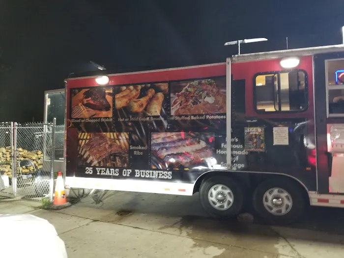 Ike's BBQ (Food Truck) Picture 4