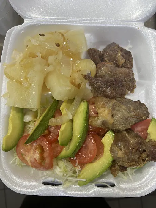 Dayi y Su Sazon 100% Cubano Picture 1