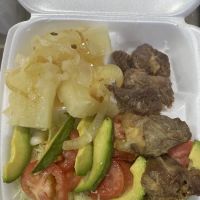 Dayi y Su Sazon 100% Cubano ico