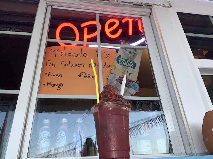 El Manantial Refresqueria Picture 2