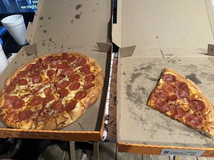 Little Caesars Pizza Picture 5
