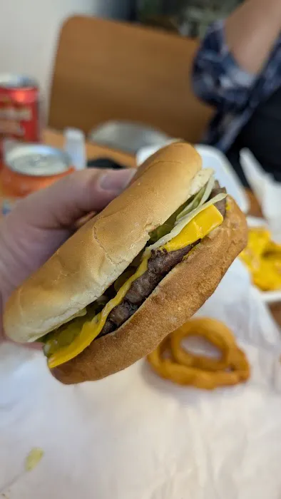 GG Burger N More Picture 9