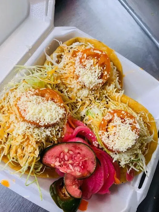 Antojitos Hondureños Olanchanos (Food Truck) Picture 6