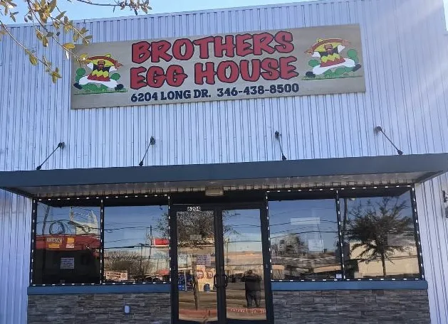 BROTHERS EGG HOUSE Picture 6