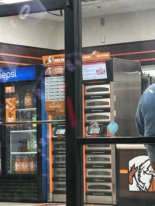 Little Caesars Pizza Picture 4