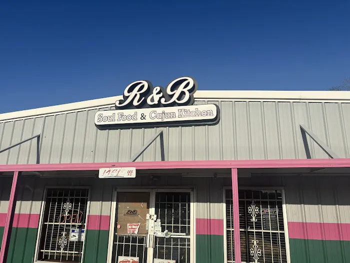 R&B Soul Food & Cajun Kitchen Picture 7