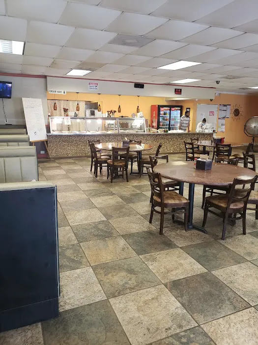R&B Soul Food & Cajun Kitchen Picture 4