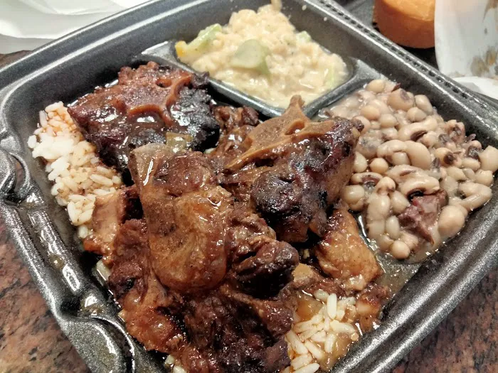 R&B Soul Food & Cajun Kitchen Picture 8