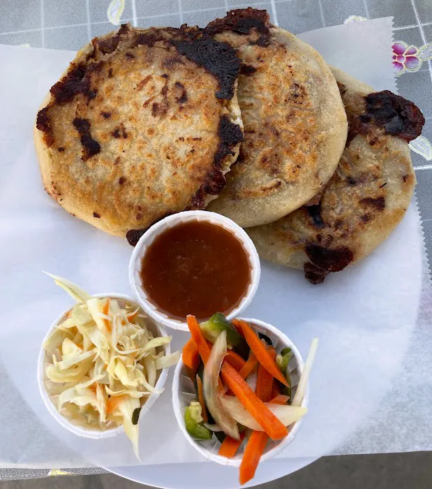 Pupusas y mas Picture 2