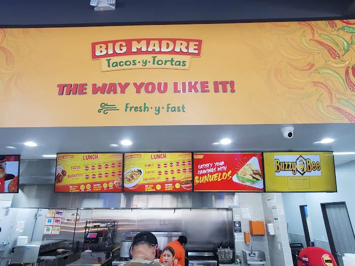 Big Madre - Buzzy Bee Travel Center Picture 2