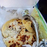 Los Reyes Pupuseria Y Mas ico