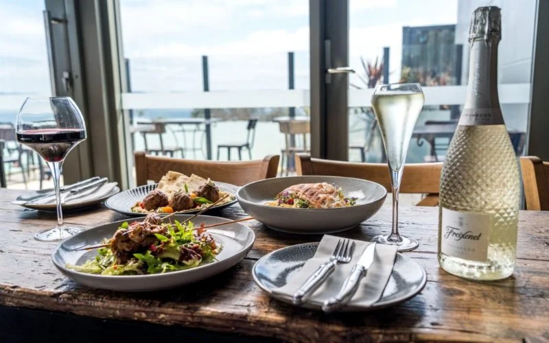 How to Find Restaurant Reviews That Are Worth Traveling For