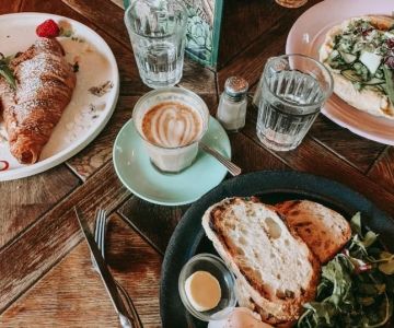 18 Restaurant Reviews You Must Try This Year | Brunch & Snack Chat