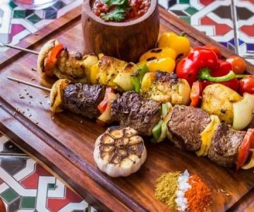 From Street Eats to Fine Dining: A Foodie Guide to the Best Eats